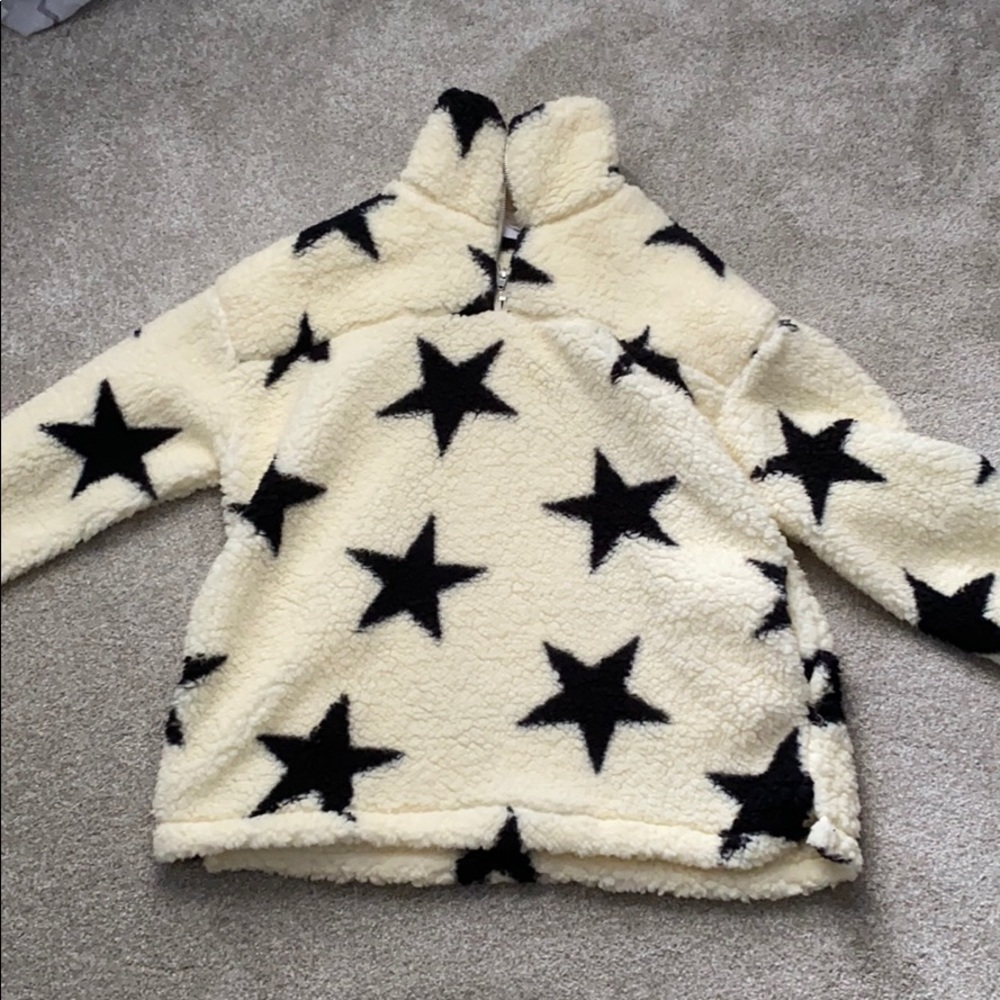 Brand new fluffy star pullover